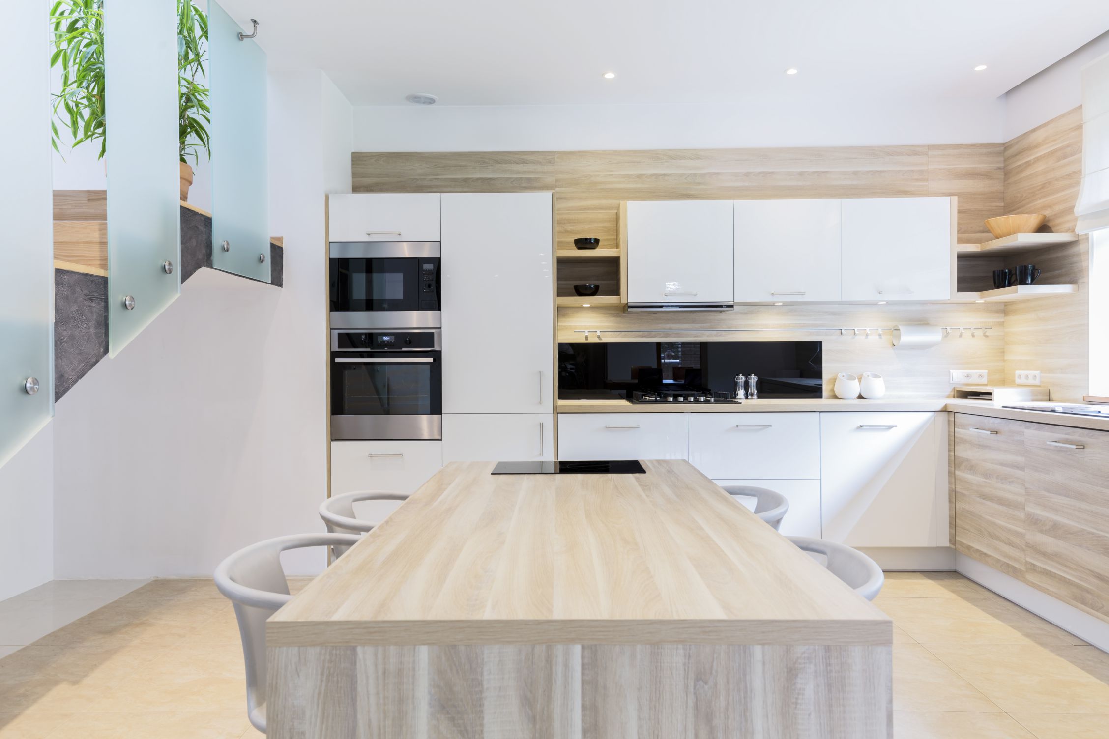 fitted-kitchen-in-light-colors-2024-10-21-18-45-42-utc